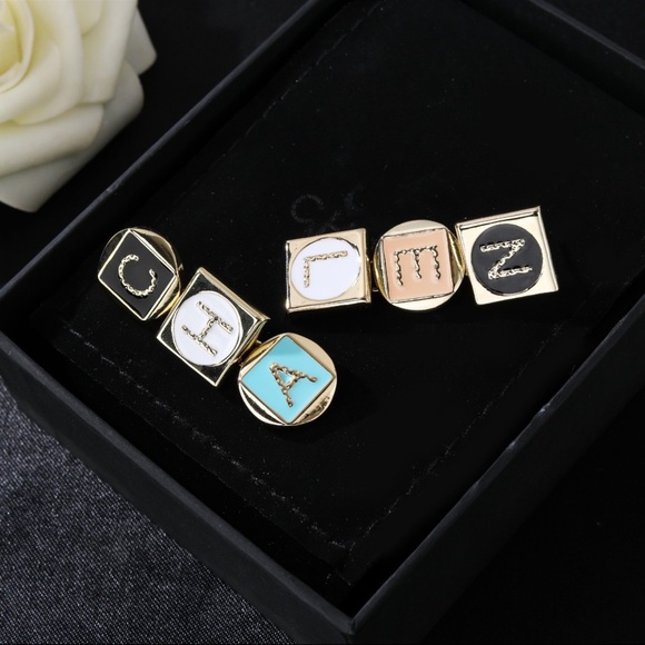 Canel Accessories - Gold and White Cufflinks Set